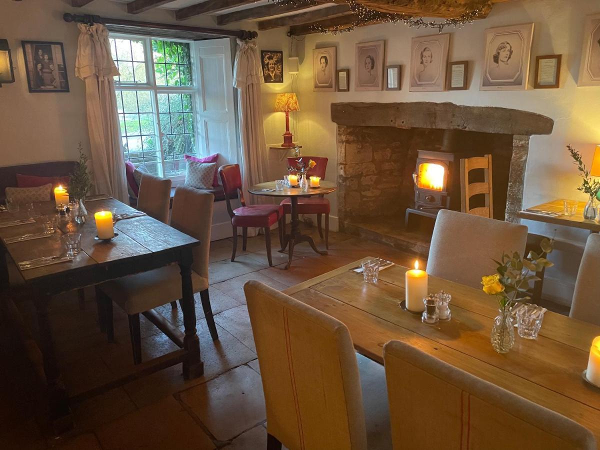 The Swan Inn Swinbrook Burford Ngoại thất bức ảnh
