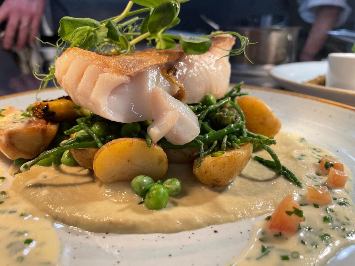 The Swan Inn Swinbrook Burford Ngoại thất bức ảnh