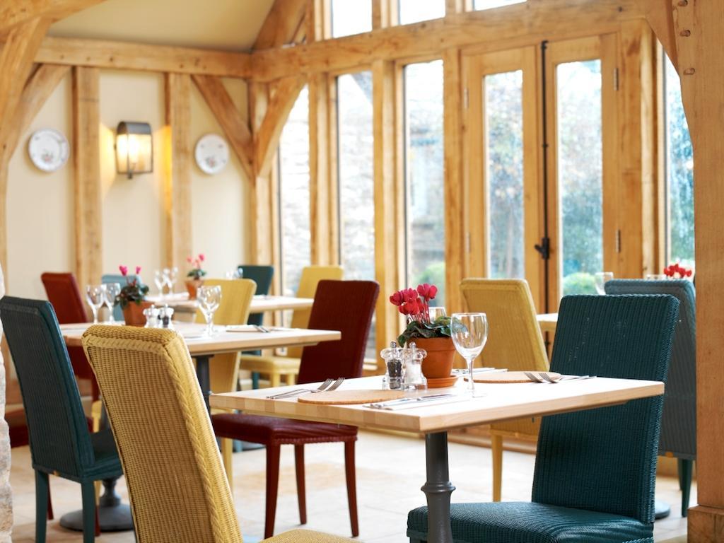 The Swan Inn Swinbrook Burford Ngoại thất bức ảnh