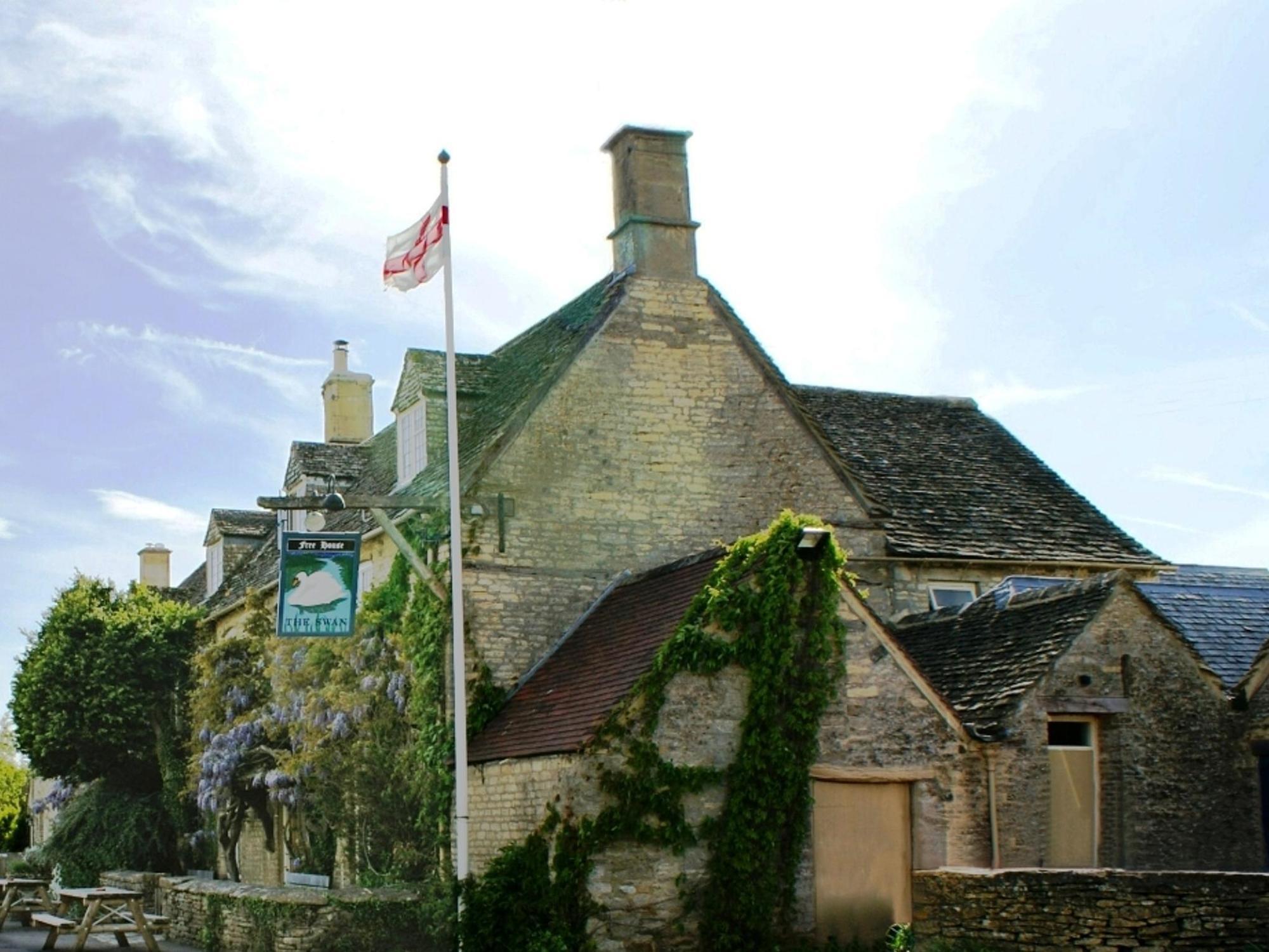 The Swan Inn Swinbrook Burford Ngoại thất bức ảnh